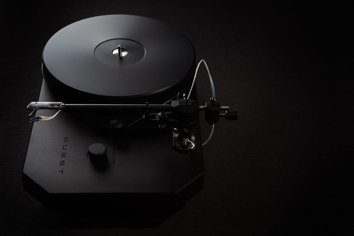 BennyAudio Quest – gramofon high-end z ramieniem 10″ - Media Hit - Sklep audio