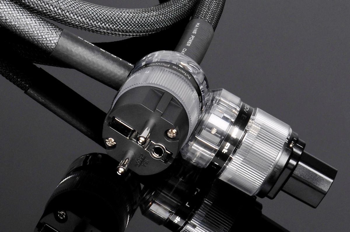 GigaWatt PF-2 EVO+ + LC-2 EVO – listwa filtrująca z przewodem zasilającym - Media Hit - Sklep audio
