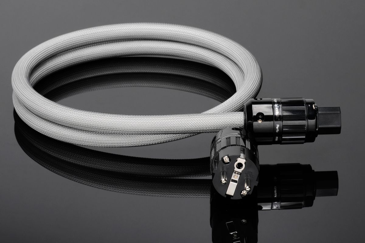 GigaWatt PF-1 EVO+ + PowerSync PLUS – listwa filtrująca z przewodem zasilającym - Media Hit - Sklep audio